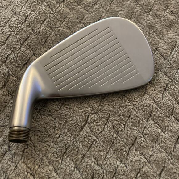 TaylorMade R9 Single 6 Iron (Head STD Only) RH - Picture 2 of 6